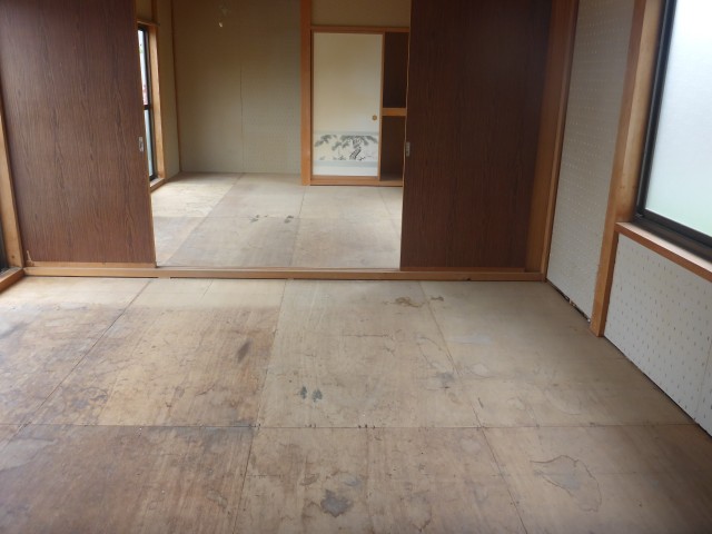 離れ